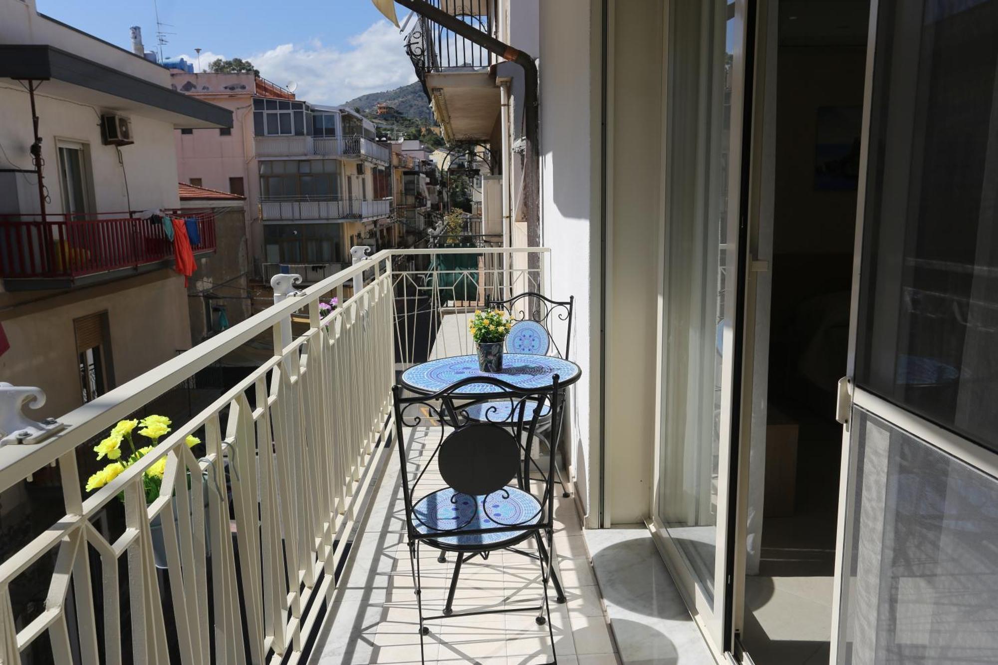 Theos Holidays Apartments Giardini Naxos Exterior foto