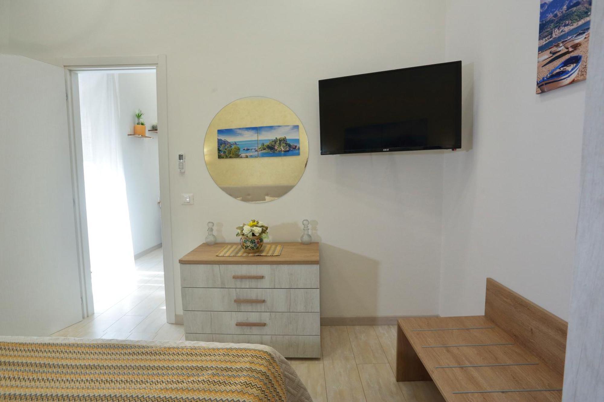 Theos Holidays Apartments Giardini Naxos Exterior foto