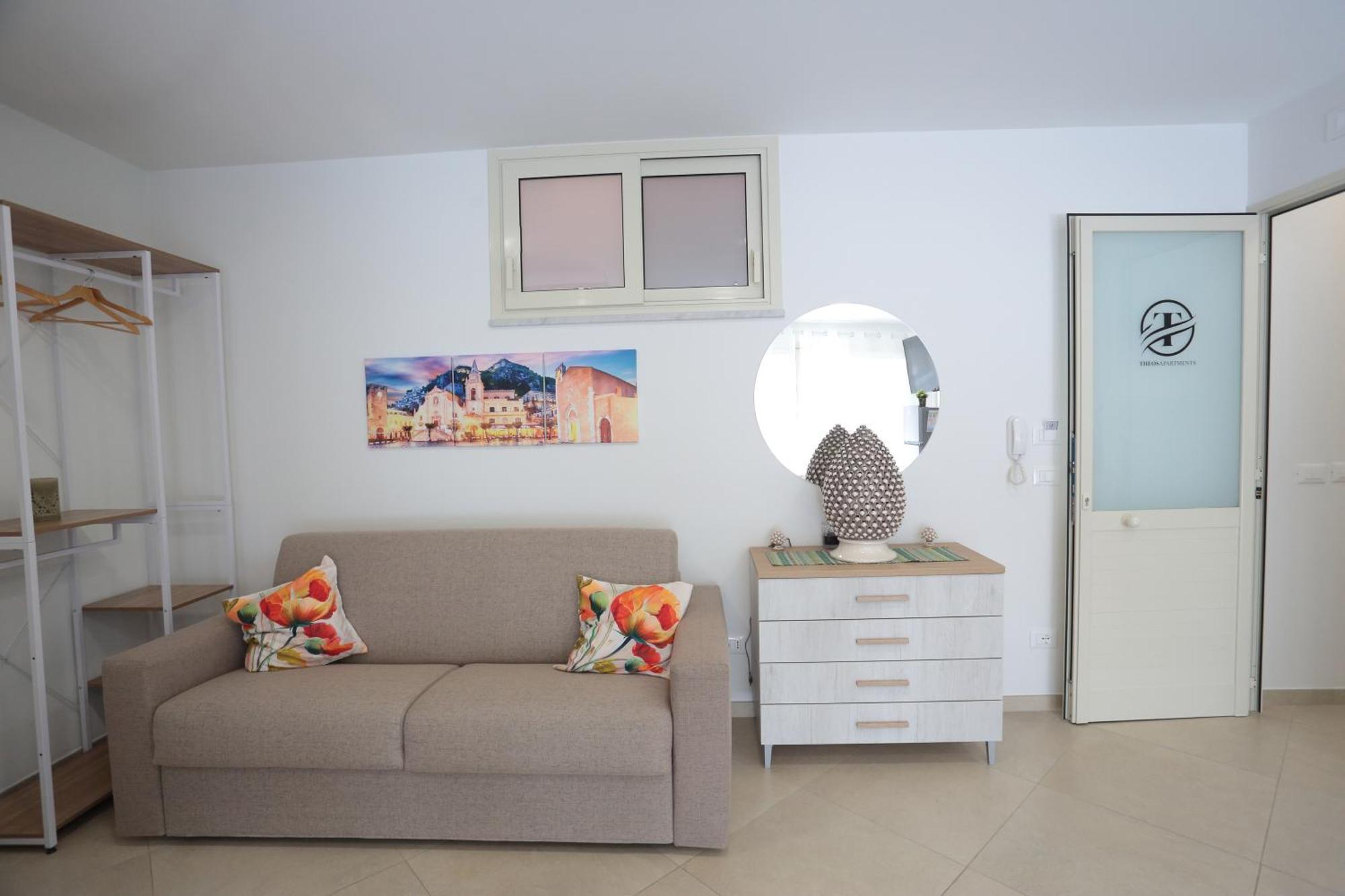Theos Holidays Apartments Giardini Naxos Exterior foto