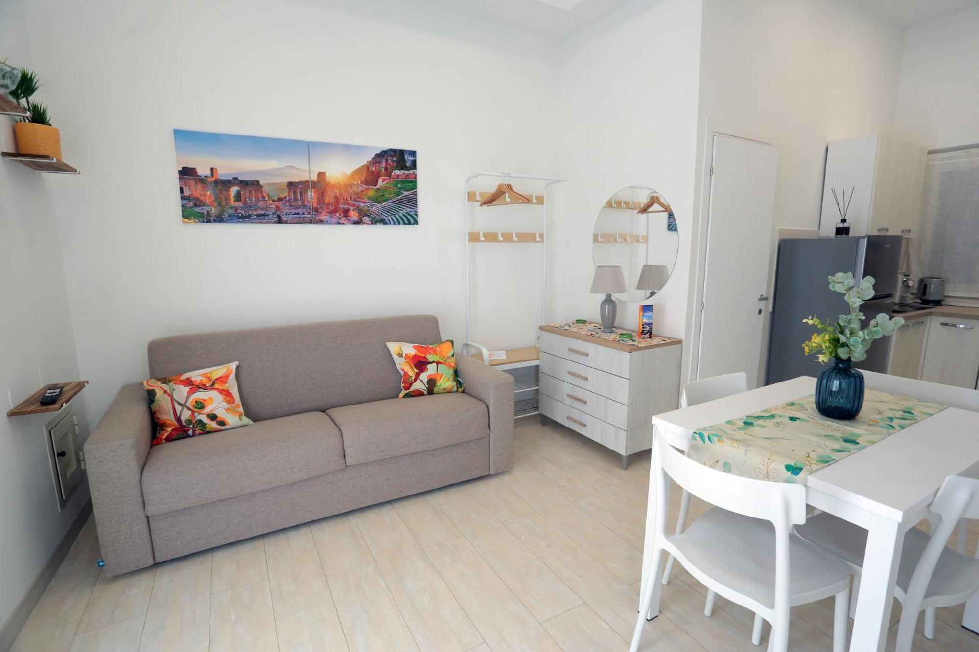 Theos Holidays Apartments Giardini Naxos Exterior foto