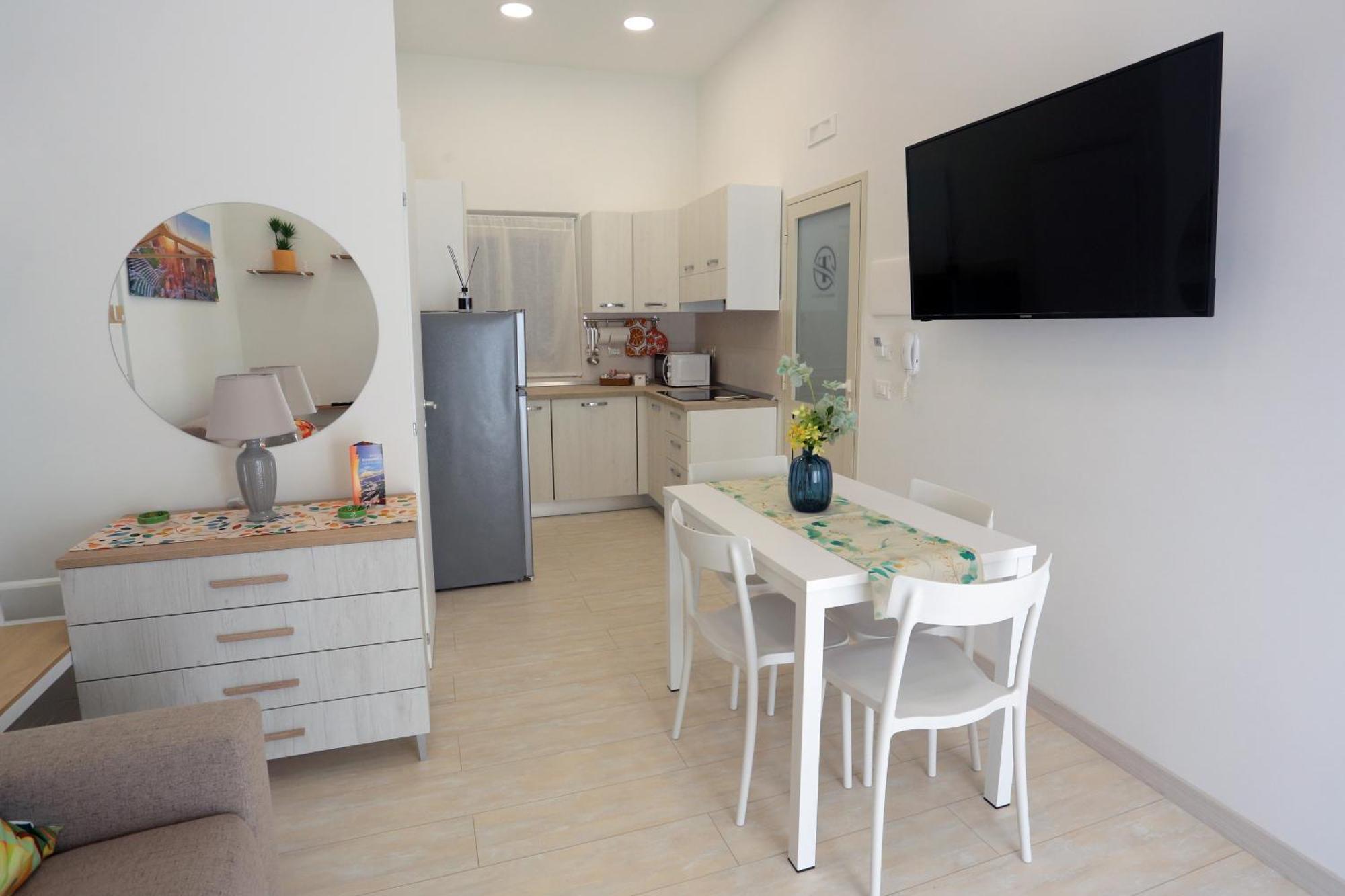 Theos Holidays Apartments Giardini Naxos Exterior foto